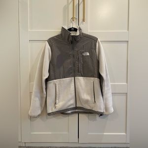 The North Face / White Denali Jacket / Medium